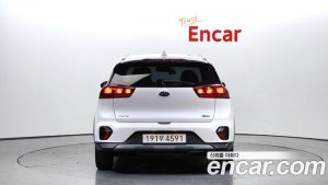 Kia Niro 1.6 HEV 2021 года из Южной Кореи