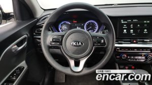 Kia Niro 1.6 HEV 2021 года из Южной Кореи