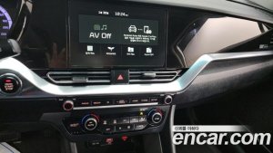 Kia Niro 1.6 HEV 2021 года из Южной Кореи