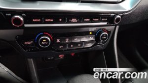 Kia Niro 1.6 HEV 2021 года из Южной Кореи
