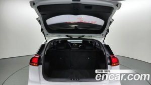 Kia Niro 1.6 HEV 2021 года из Южной Кореи