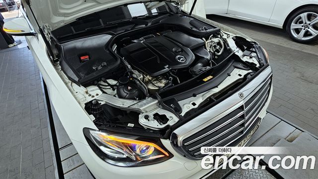 36798157_006.jpg Mercedes-Benz E-Class E220d 4MATIC Exclusive 2020 года из Южной Кореи