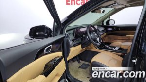 Kia Carnival Бензин 9-Seater Signature 2021 года из Южной Кореи