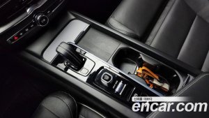 Volvo XC60 T8 R-line 2021 года из Южной Кореи
