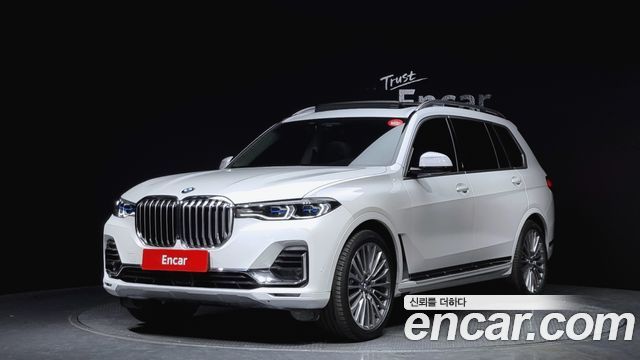 BMW X7 xDrive 40i Design Pure Excellence 7-Seater 2021 года из Кореи