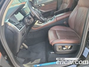 BMW X7 xDrive 40i Design Pure Excellence 7-Seater 2021 года из Южной Кореи