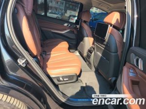 BMW X7 xDrive 40i Design Pure Excellence 7-Seater 2021 года из Южной Кореи
