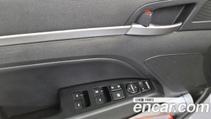 Hyundai AVANTE 1.6 2020 года из Южной Кореи