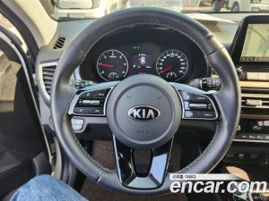 Kia Seltos Дизель 1.6 2WD 2020 года из Южной Кореи