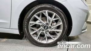 Hyundai AVANTE 1.6 2020 года из Южной Кореи