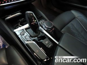 BMW 5-Series 520d Luxury Plus 2020 года из Южной Кореи