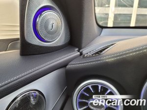 Mercedes-Benz GLC-Class GLC300e 4MATIC 2021 года из Южной Кореи