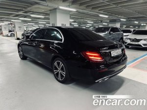 Mercedes-Benz E-Class E220d Avantgarde 2020 года из Южной Кореи
