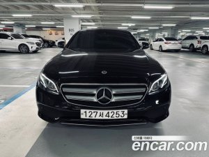 Mercedes-Benz E-Class E220d Avantgarde 2020 года из Южной Кореи