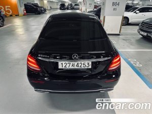 Mercedes-Benz E-Class E220d Avantgarde 2020 года из Южной Кореи
