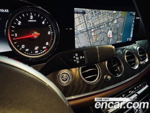 Mercedes-Benz E-Class E220d Avantgarde 2020 года из Южной Кореи