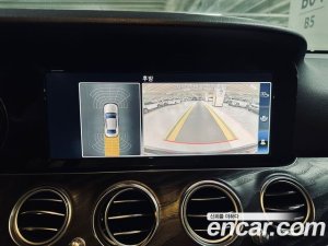 Mercedes-Benz E-Class E220d Avantgarde 2020 года из Южной Кореи