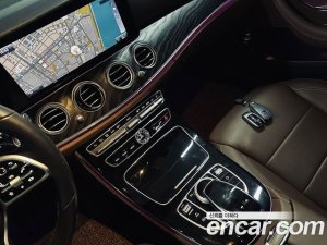 Mercedes-Benz E-Class E220d Avantgarde 2020 года из Южной Кореи