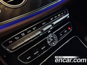 Mercedes-Benz E-Class E220d Avantgarde 2020 года из Южной Кореи
