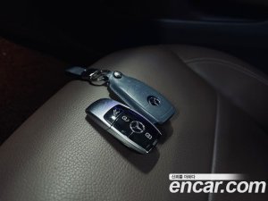 Mercedes-Benz E-Class E220d Avantgarde 2020 года из Южной Кореи