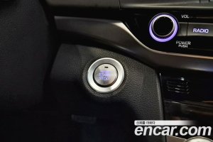 Hyundai AVANTE 1.6 2020 года из Южной Кореи