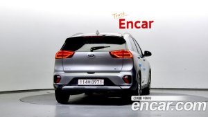Kia Niro 1.6 HEV 2020 года из Южной Кореи