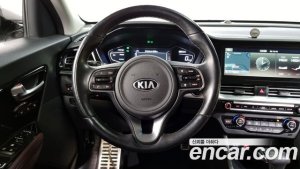 Kia Niro 1.6 HEV 2020 года из Южной Кореи