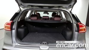 Kia Niro 1.6 HEV 2020 года из Южной Кореи