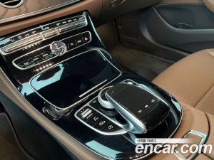 Mercedes-Benz E-Class E300 Avantgarde 2020 года из Южной Кореи