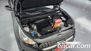 Kia Niro 1.6 HEV 2021 года из Южной Кореи