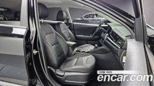 Kia Niro 1.6 HEV 2021 года из Южной Кореи