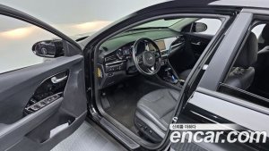 Kia Niro 1.6 HEV 2021 года из Южной Кореи