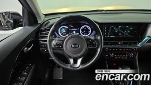 Kia Niro 1.6 HEV 2021 года из Южной Кореи
