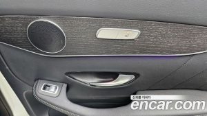 Mercedes-Benz GLC-Class GLC300e 4MATIC Coupe 2021 года из Южной Кореи