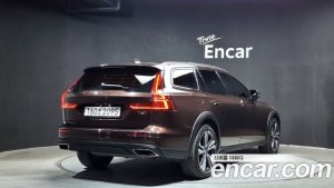 Volvo V60 T5 PRO AWD 2020 года из Южной Кореи