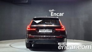 Volvo V60 T5 PRO AWD 2020 года из Южной Кореи