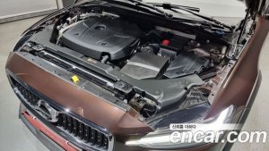 Volvo V60 T5 PRO AWD 2020 года из Южной Кореи