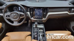Volvo V60 T5 PRO AWD 2020 года из Южной Кореи