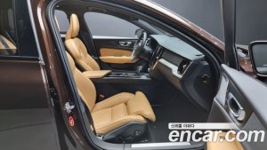 Volvo V60 T5 PRO AWD 2020 года из Южной Кореи