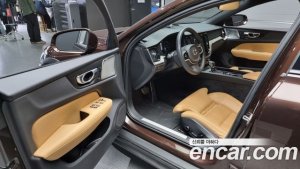 Volvo V60 T5 PRO AWD 2020 года из Южной Кореи