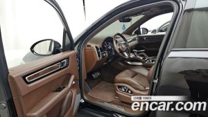 Porsche Cayenne 4.0 Turbo 2020 года из Южной Кореи