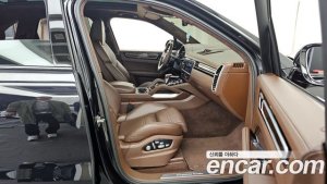 Porsche Cayenne 4.0 Turbo 2020 года из Южной Кореи