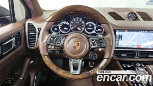 Porsche Cayenne 4.0 Turbo 2020 года из Южной Кореи