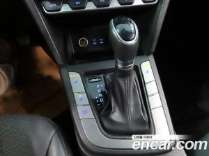 Hyundai AVANTE 1.6 2020 года из Южной Кореи