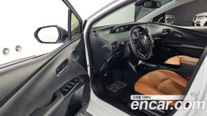 Toyota Prius 1.8 2021 года из Южной Кореи