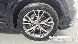 Audi Q8 50 TDI 4WD Premium 2021 года из Южной Кореи