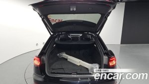 Audi Q8 50 TDI 4WD Premium 2021 года из Южной Кореи