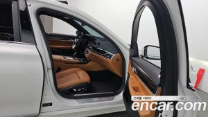 BMW 7-Series 740Li xDrive Design Pure Excellence 2020 года из Южной Кореи