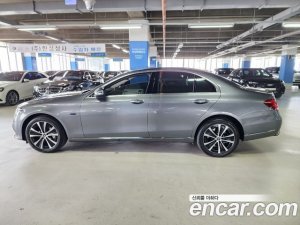 Mercedes-Benz E-Class E300e 4MATIC Exclusive 2020 года из Южной Кореи