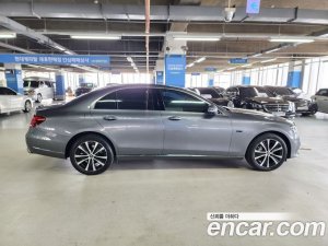Mercedes-Benz E-Class E300e 4MATIC Exclusive 2020 года из Южной Кореи